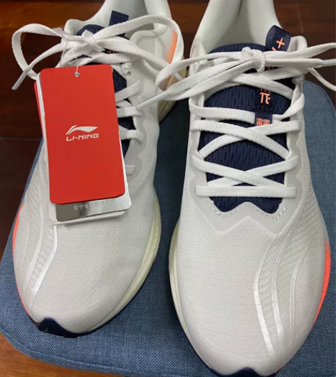 李宁跑步鞋,37码,专柜正品,男女同款 感...