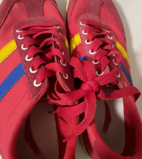 安踏，42码 感兴趣的话点“我想要”和我私...