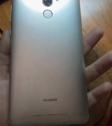 自用手机华为Mate9 6G+128G，一...