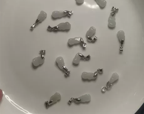 16个葫芦吊坠，种水超级好，打包50元。（...