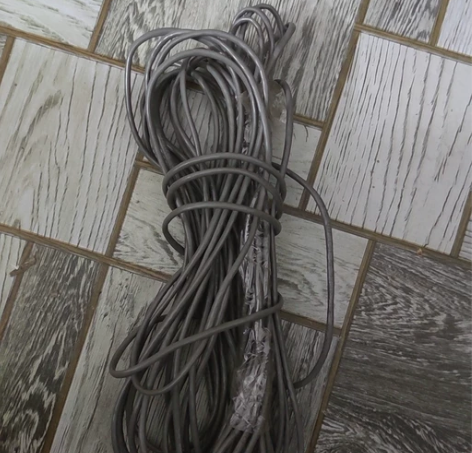 网线，灰色的是10米的（15元自提），蓝色...