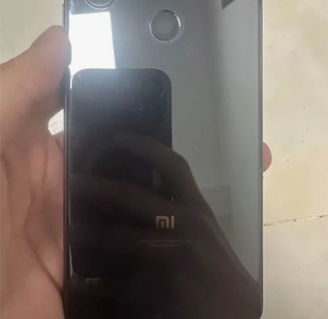 小米8se 6+64屏幕 外壳有划痕磨损4...