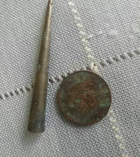 铜毛笔冒一个长7.5和光绪当十一枚，品相如...