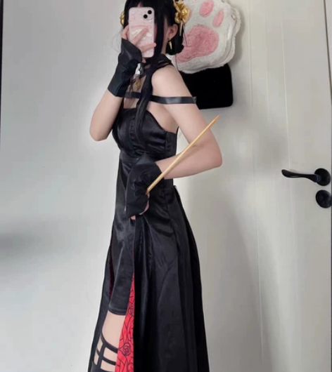 三町目家约尔，八成新！袜子是皮质但是有一点...