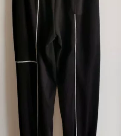 时尚，黑色休闲裤，基本上全新的，很有质感 ...