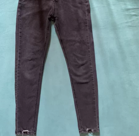 断舍离 清衣柜 高腰深灰色小脚牛仔裤 求带...