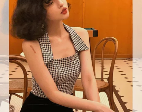 复古格子挂脖吊带背心女夏外穿美背翻领穿搭显...