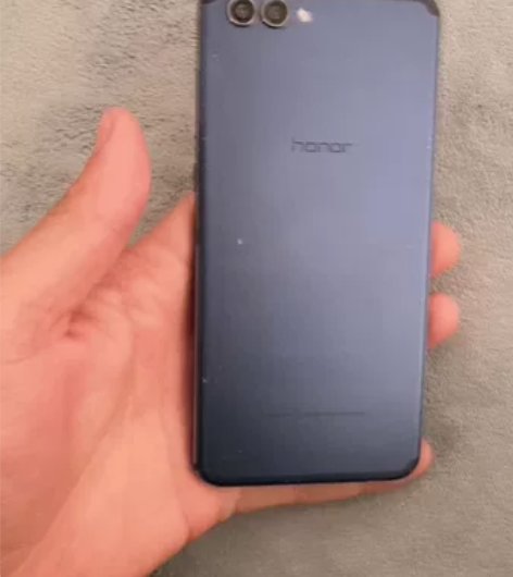 荣耀V10手机，64的，成色还不错，在家给...