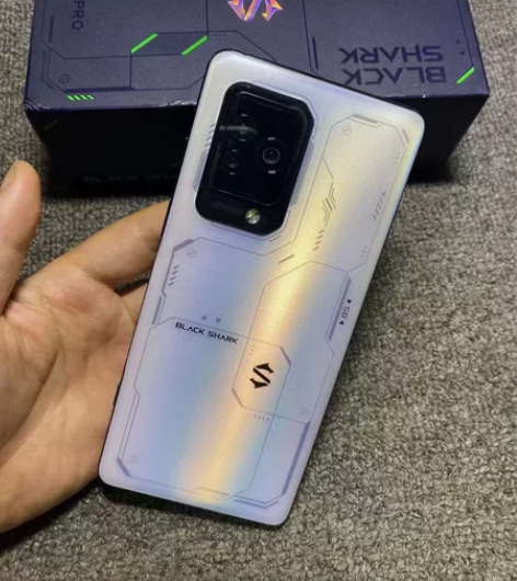 黑鲨5 pro 游戏手机  12+256 ...