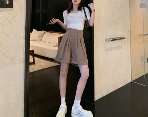 大于诗集 超高腰压褶翻边阔腿a字短裤女垂感...