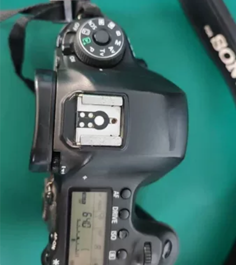 佳能EOS 6D机身，单电池，带充电器～8...