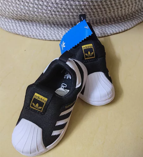 全新正品阿迪三叶草儿童休闲运动鞋，24码鞋...