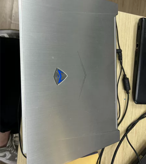 机械革命F117-B 15.6寸游戏本 i...