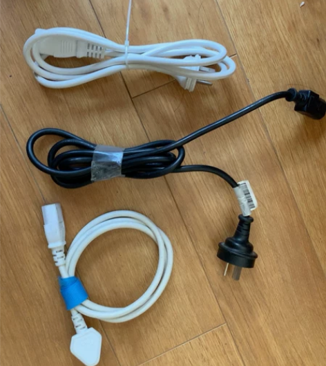 全新没用过电脑电源线和显示器连接线，出售不...