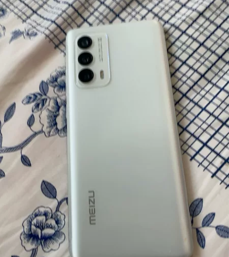 魅族18 内存8+128颜色：白色成色98...