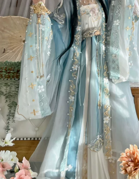 汉服如梦见白茶原创汉服刺绣汉服唐制绣花
