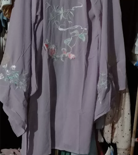 大袖衫，M码 感兴趣的话点“我想要”和我私...
