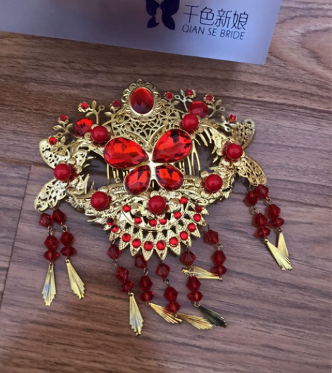 之前新娘跟妆用的头饰发饰，便宜处理了，有同...