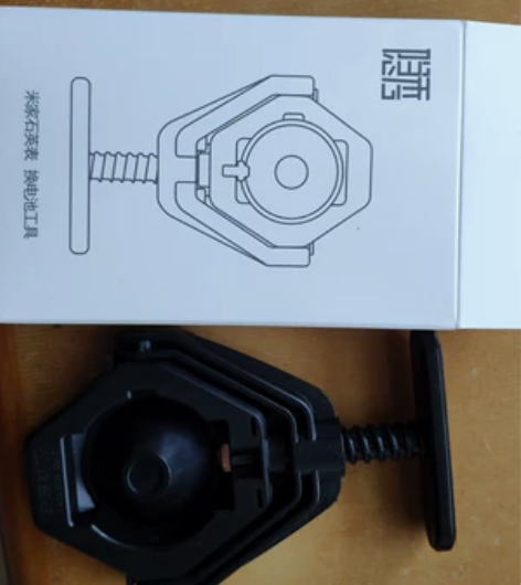 米家石英表开表器，用一次10块，加电池15...