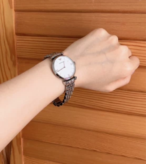 阿玛尼手表 朋友送的 带过几次 一直闲置 ...