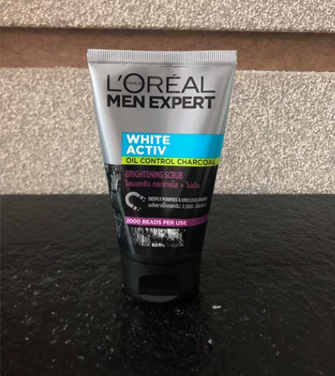 泰国欧莱雅男士木炭磨砂洗面控油清洁控油去黑...