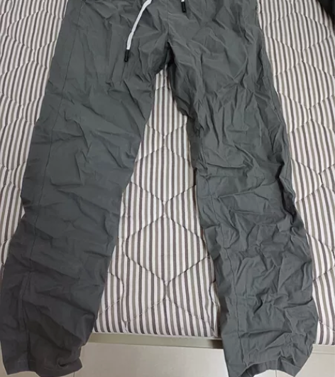 男士休闲裤L码,放皱了,洗一下能好,懒得处...