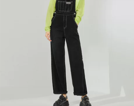 【年货价】太平鸟黑色背带牛仔裤女2020春...