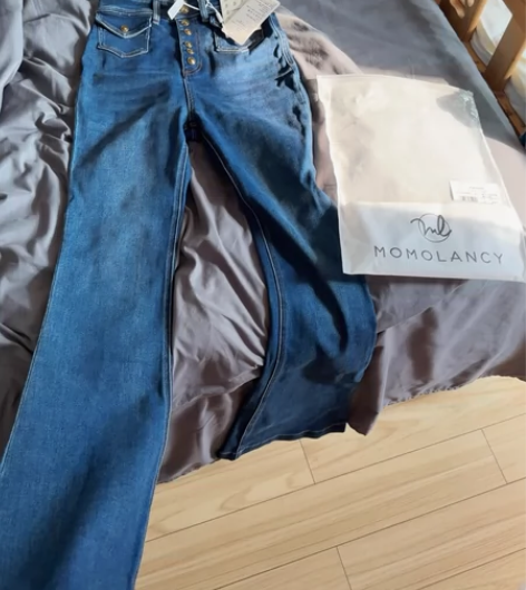momoshero全新喇叭牛仔裤m码，吊牌...