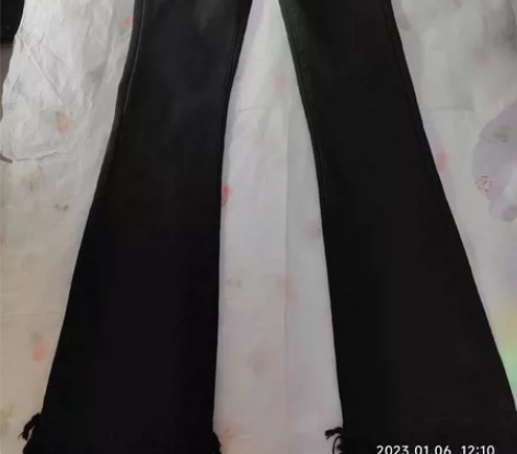 黑色微喇牛仔裤女冬季2022年新款高腰显瘦...