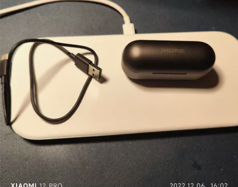 万魔入耳耳机，音质非常好，入了新耳机用不到...