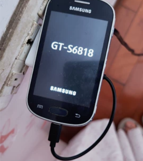 三星GT-S6818 3G手机功能完好，触...