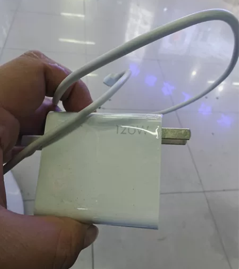 黑鲨5普通版，手机全原，黑色，一直带壳贴膜...