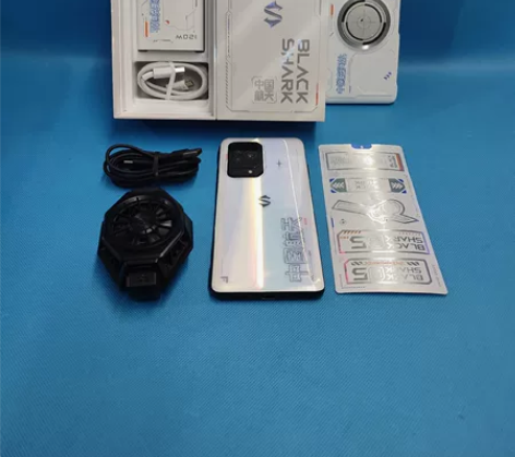 成色新黑鲨5高能版12+256G中国航天版...