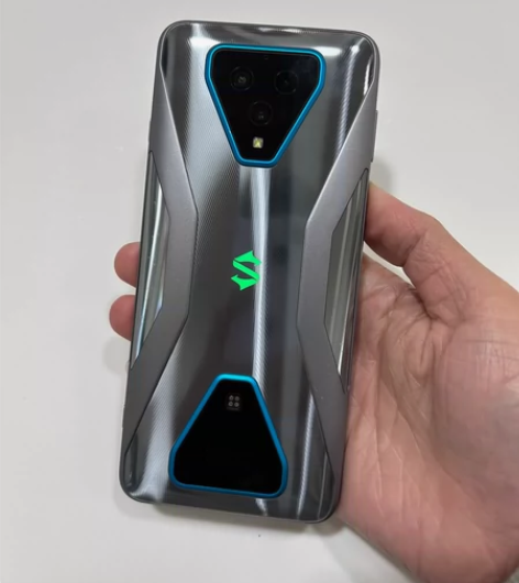 黑鲨3 8+128G 全原无拆修,中框没有...