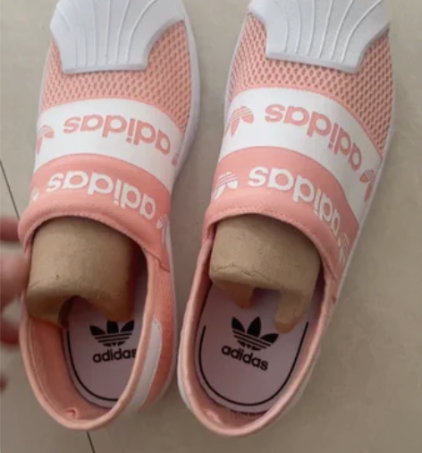 全新 阿迪大童女孩网鞋 我女儿脚面高穿不进...