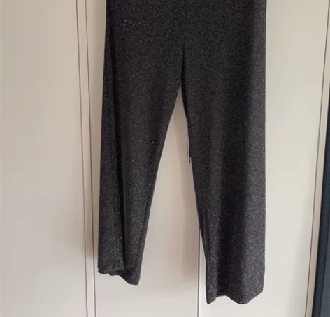 亮丝薄款阔腿裤 M码轻微穿着痕迹M￥20￥...