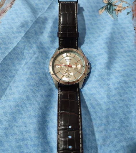 卡西欧手表 闲置了，走时准确。送块新电池