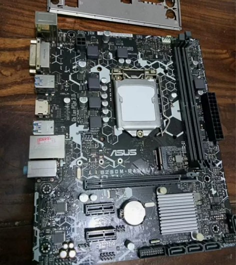 华硕B250M-BASALT主板，刚拆机下...