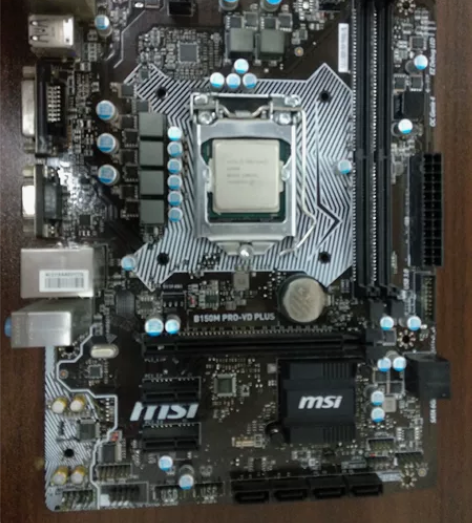 微星B150M主板带一块奔腾G4400,八...
