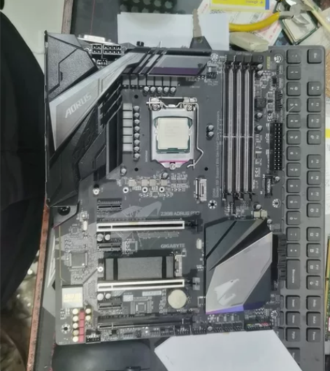 技嘉Z390 AORUS PRO主板＋i7...