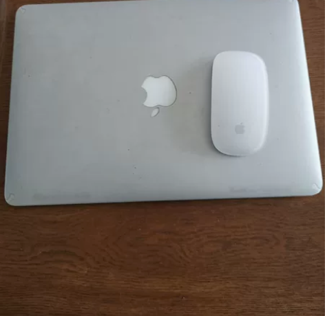 苹果笔记本13寸MacBooK Air，1...