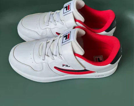 斐乐儿童运动鞋 36码，正品，穿得不多，喜...