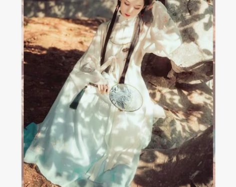 #窈窕女装#兰若庭海棠春渐变印花汉服下裙 ...