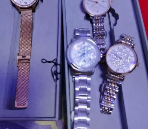 阿玛尼满天星，飞亚达机械手表，几乎全新，打...