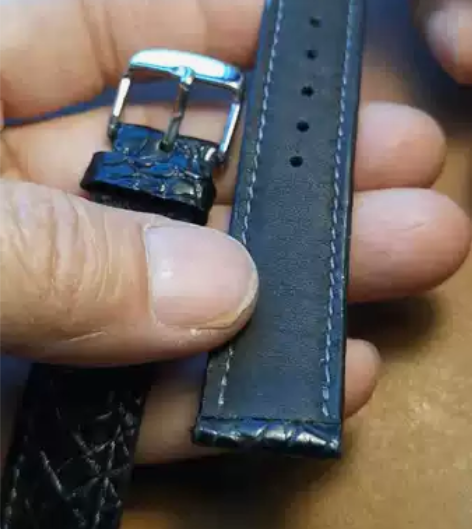 特价处理，纯手作鳄鱼皮表带，通用款。底皮优...