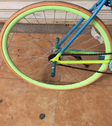 死飞一辆，买来没多久，原价380，现200...