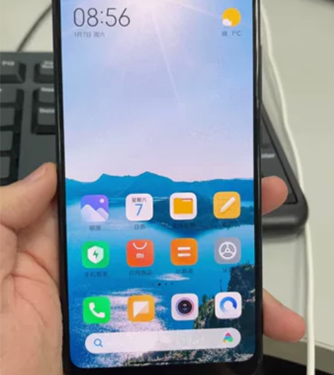 小米8，6+64，成色完美，只有底部一个磕...