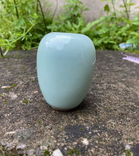 清代乾隆年间，天青釉文房水盂，釉水一流，造...