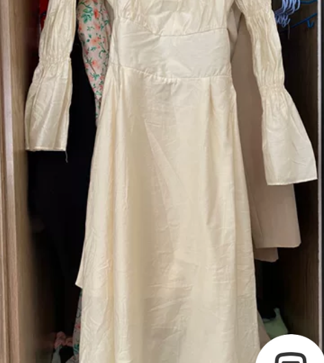 法式超仙复古方领连衣裙 很高贵的奶杏色 有...