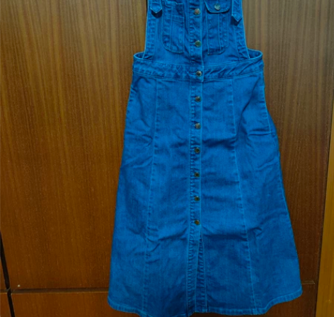 CCDD牛仔背带裙，正品，包邮，售出不退不...